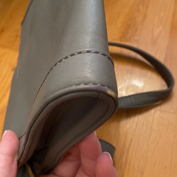 Grey matt & nat crossbody or shoulder bag - Picture 6 of 9